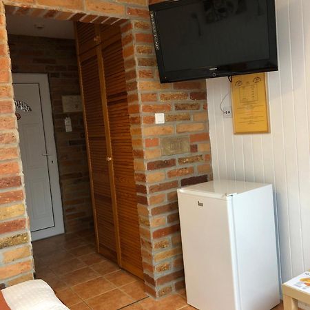 Hotel Autóscsárda és Panzió Makó Esterno foto